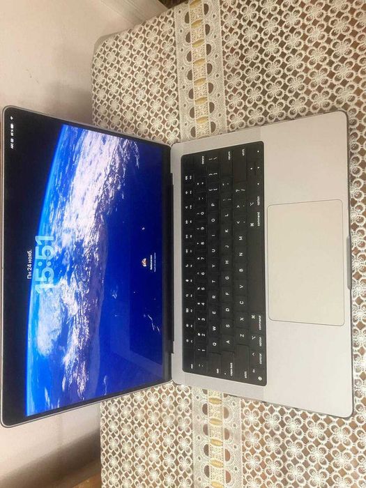 Ноутбук Apple MacBook Pro 14 M1 Pro 16GB/512GB Silver B/U 85% емкость