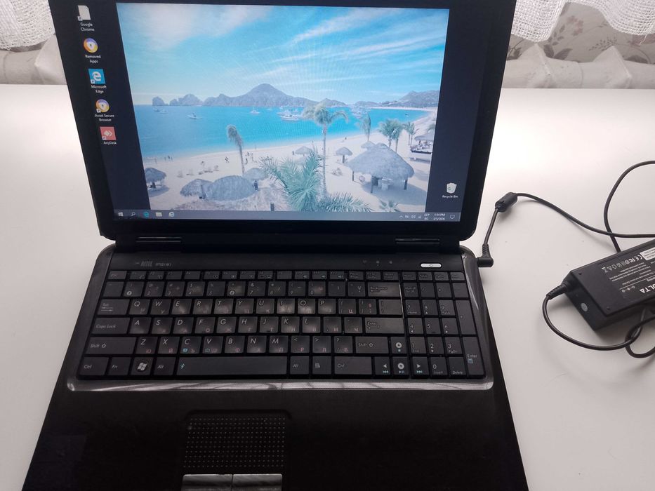 Лаптоп ASUS Асус
