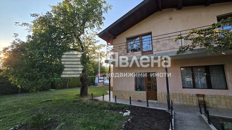 Продава се Къща в с. Долище, Област Варна - 200 кв.м за 1125 €/кв.м - Снимка #1