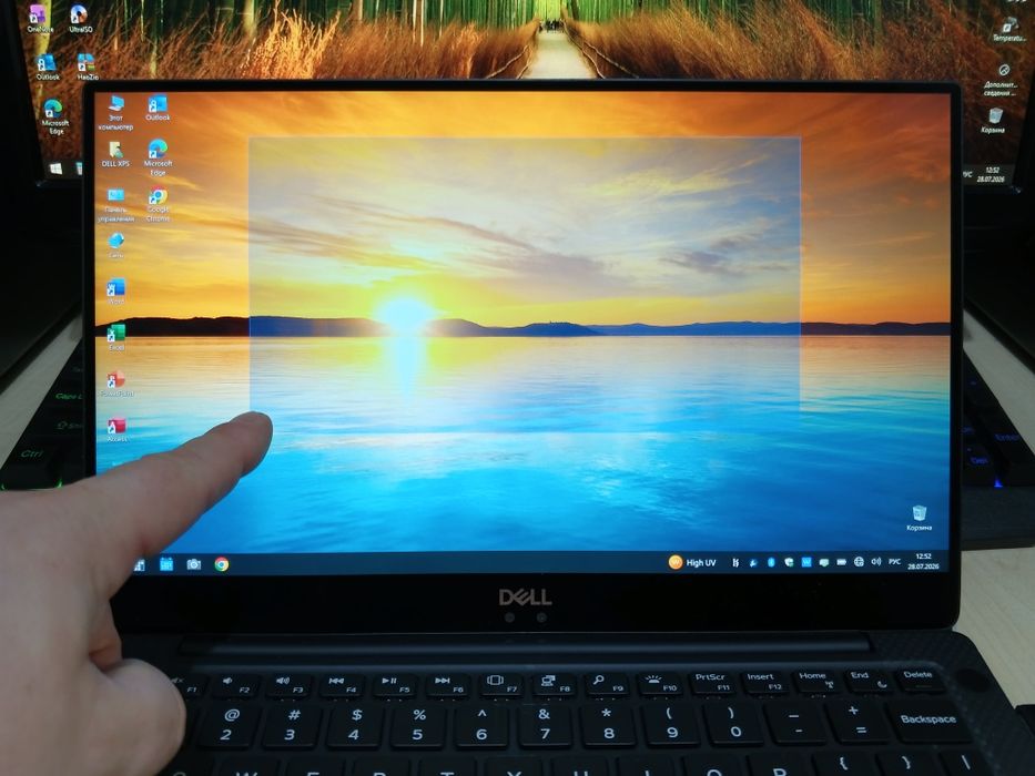 DELL XPS 9370 13,3" 4K UHD Touch/CORE™ i7-8550U/8GB LPDDR3/512GB NVMe!
