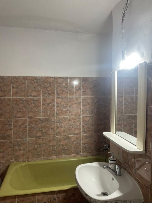 Se ofera spre vanzare apartament cu 2 camere decomandat