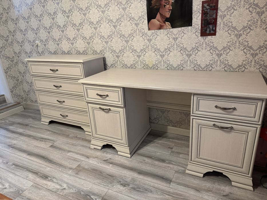 Продается спальный гарнитур