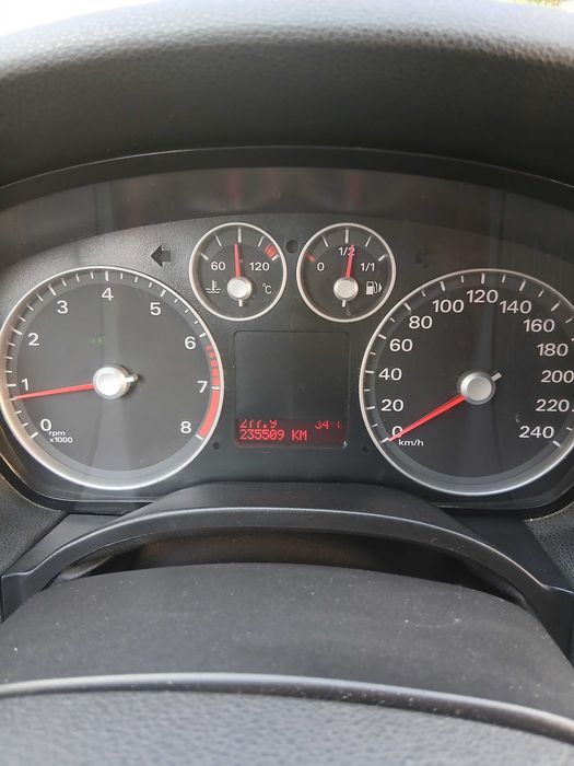 Ford focus mk2 1.6 100cp 2007 1350 euro