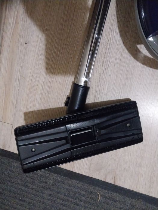 Пылесос Nova. В хорошем рабочем состоянии.