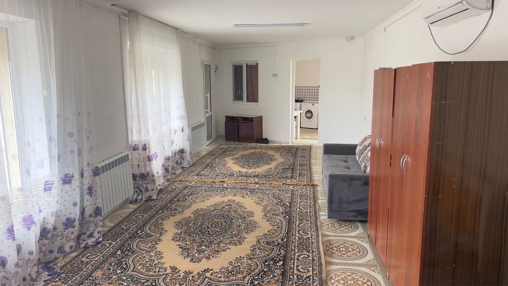 Участок со зданием