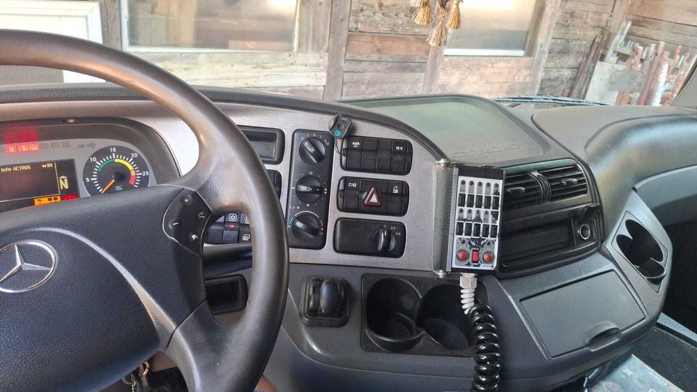 Camion Forestier Mercedes Actros 3354