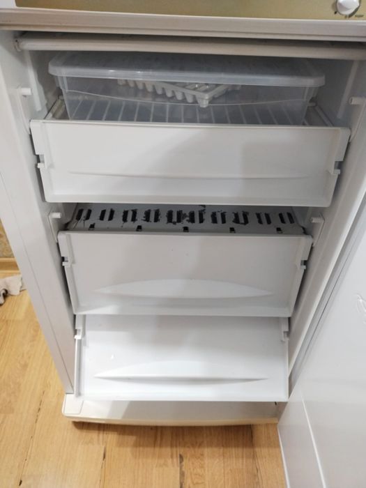 Indesit морозильник в рабочем состоянии