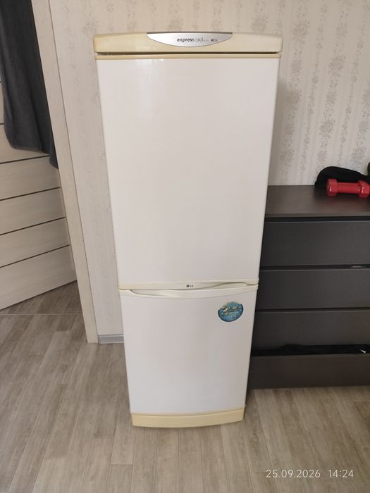 Продам холодильник LG