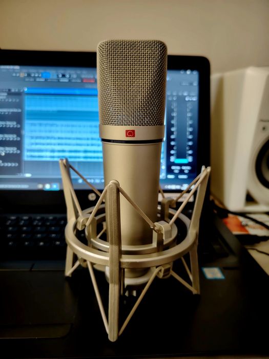 Microfon Neumann u87