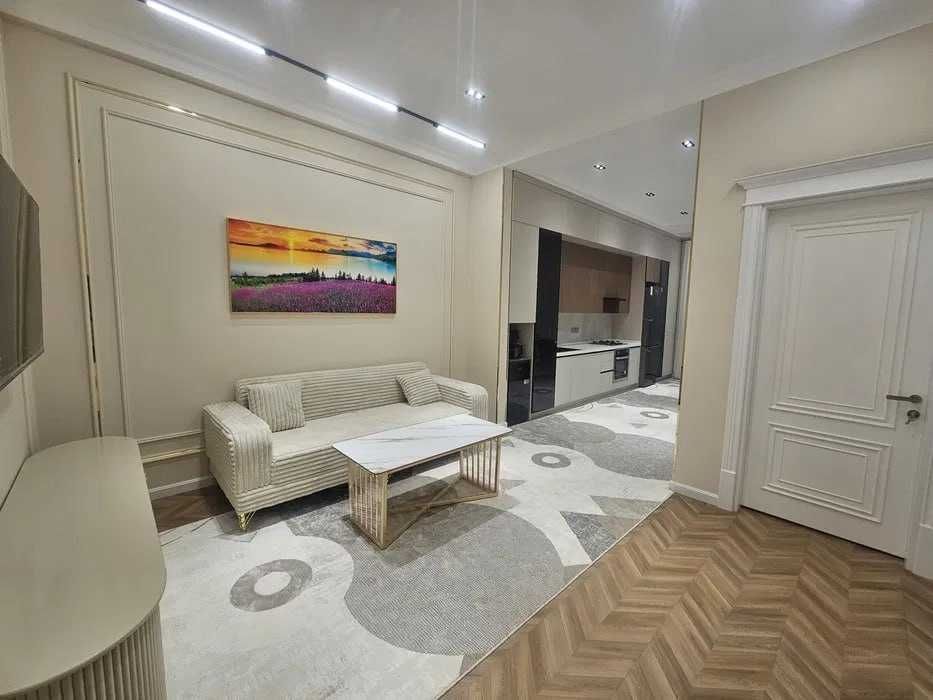 Royal House, 2/9/10, 52м2 Ориентир: Фрегат кафе, Шота Руставели !!