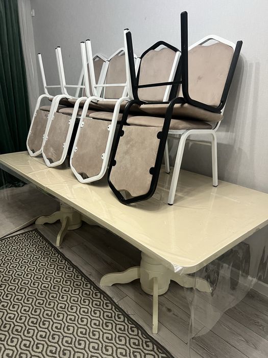 Продается столь и стулья