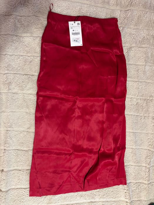 Червена пола zara