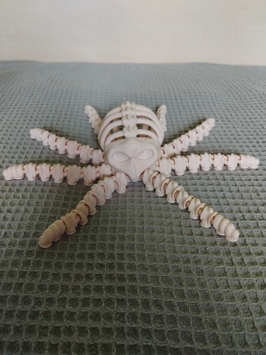 3D принтиран скелет октопод