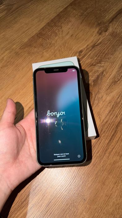 Продам IPhone 11