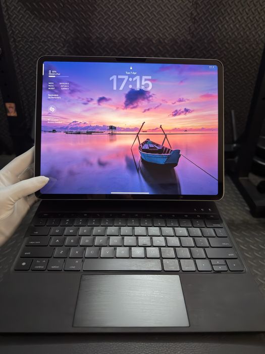 Перфектен * Apple - iPad Air M3, 13'', 2025, 8GB/128GB, Space Grey *
