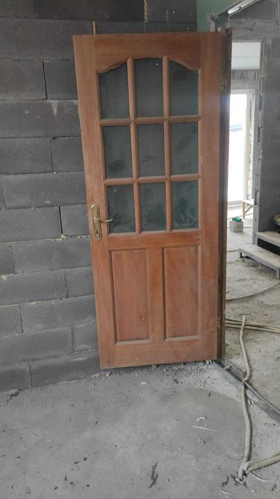 Двери деревянное межкомнатные