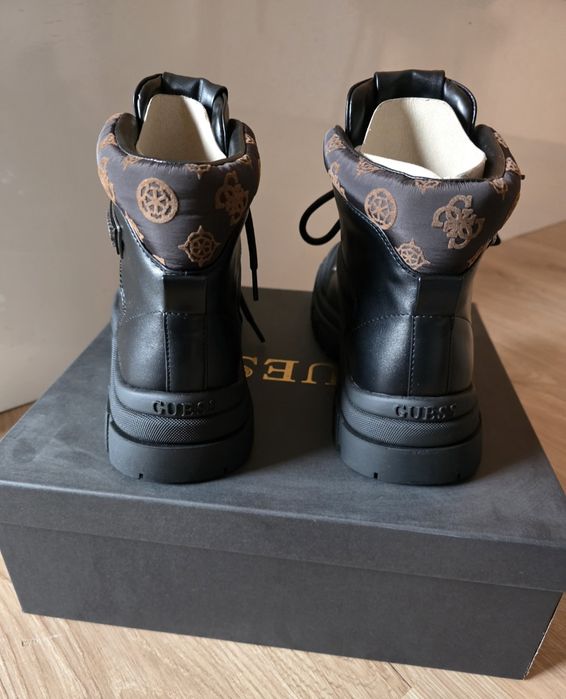 Guess дамски боти нови