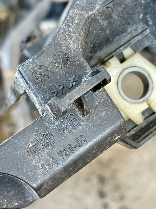 Крепление фар на BMW E60 БМВ Е60