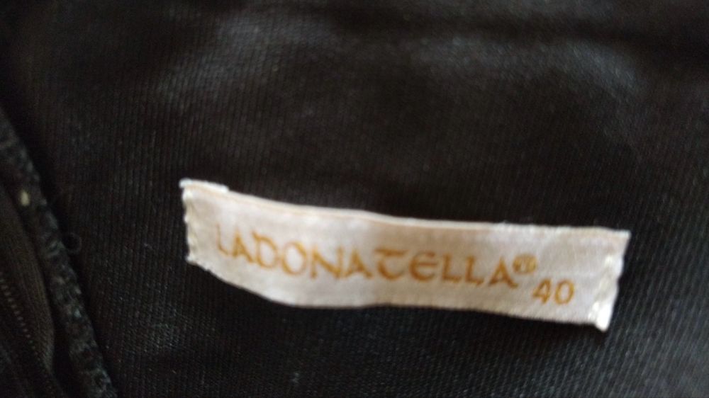 Официална дамска къса черна рокля размер 40