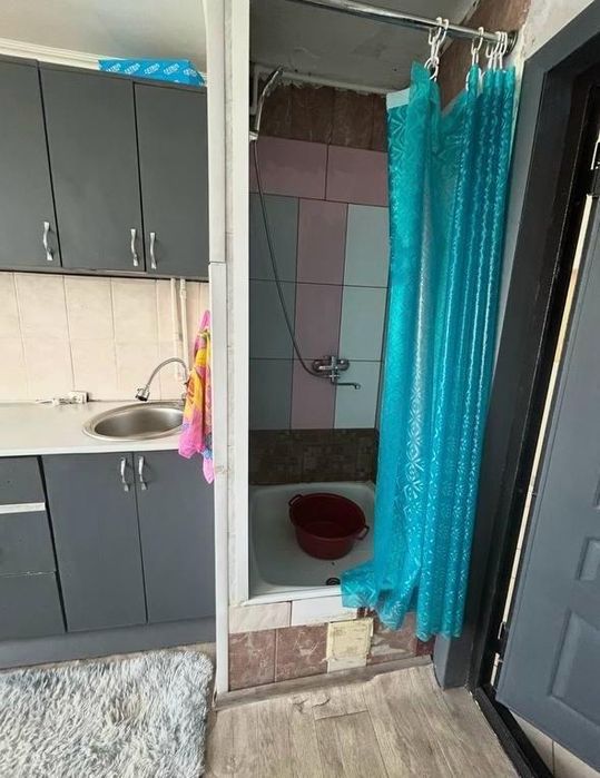 Комната в общежитии с душем