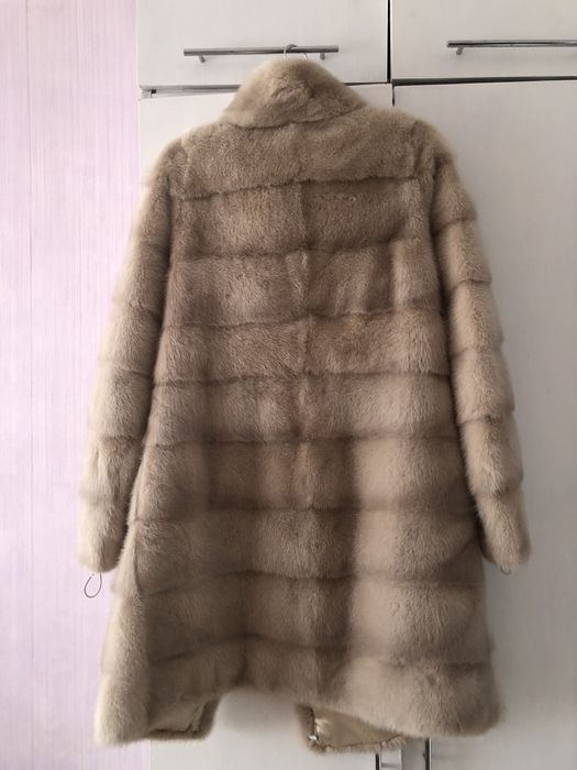 Продам норковую шубу