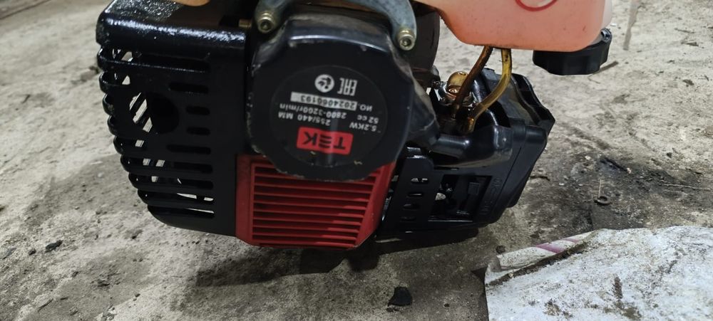 Продам триммер бензиновый