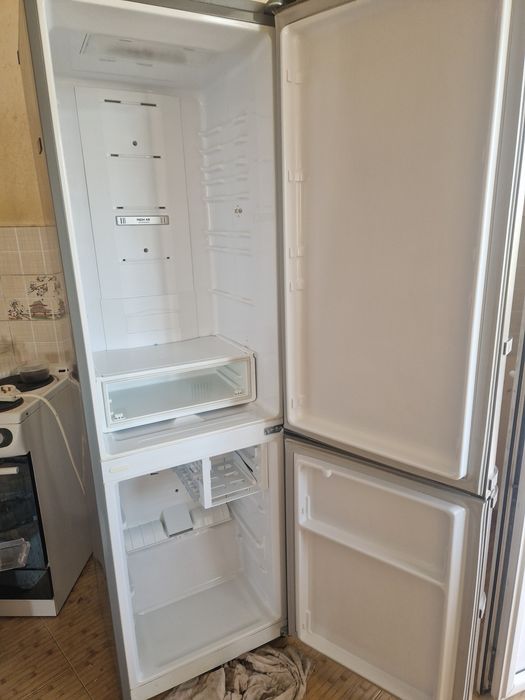 Продам холодильник LG