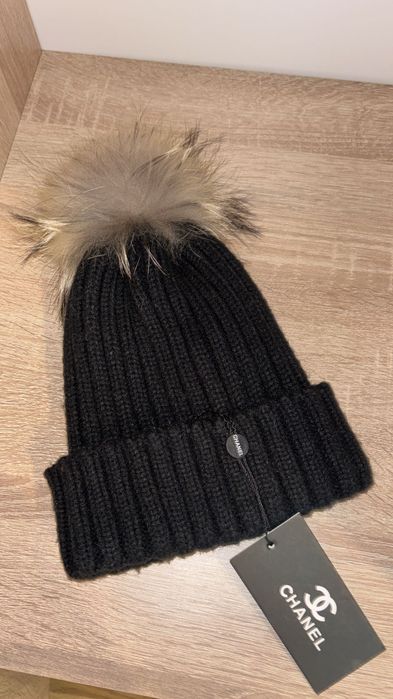 Fes Chanel negru pompon