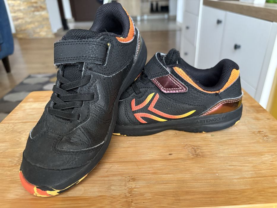 Vand incaltaminte Artengo cu scai