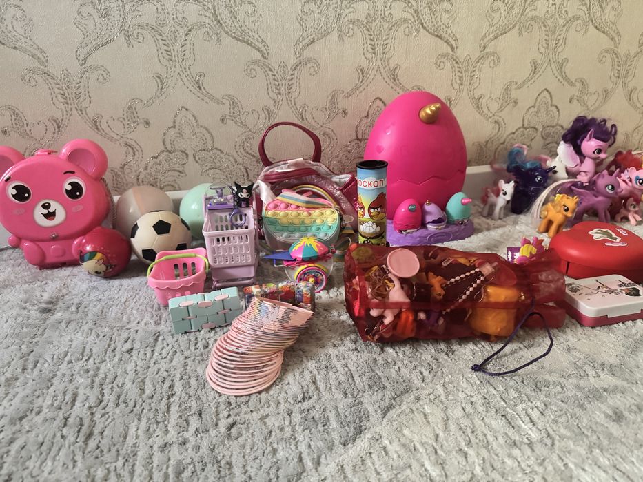 Продам игрушки детские. За все 7000