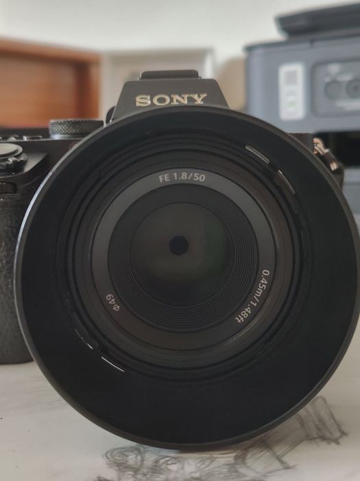 Sony A7II cu obiectiv Sony FE 1.8/50mm-vand urgent