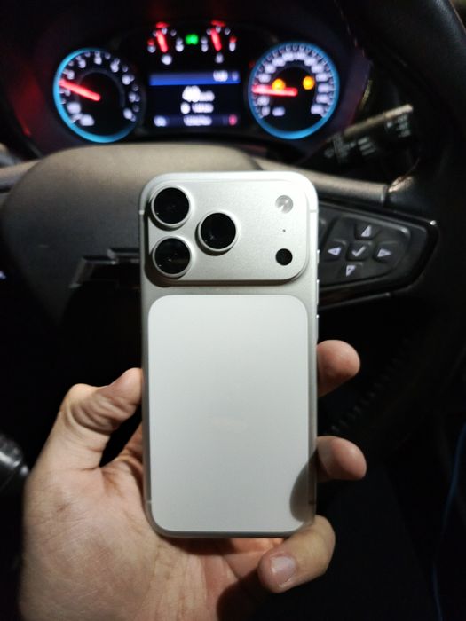 Продам айфон 17 про