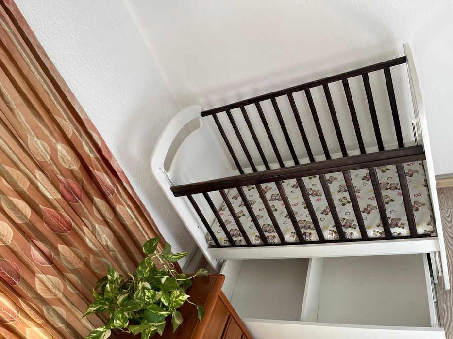 детская кроватка манеж с маятниковым механизмом