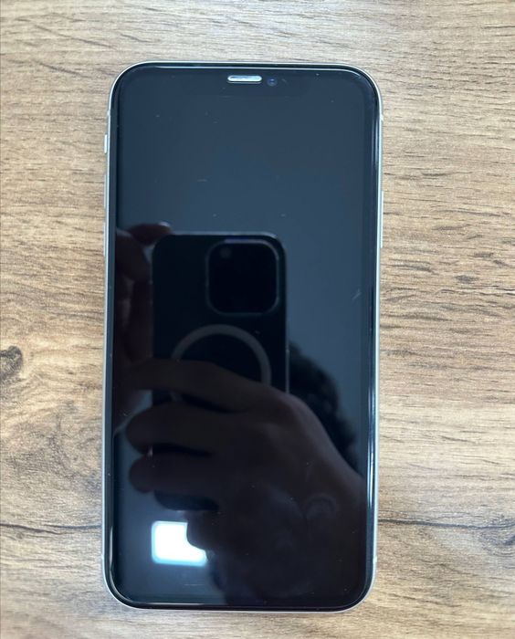 Iphone 11 64 gb ..