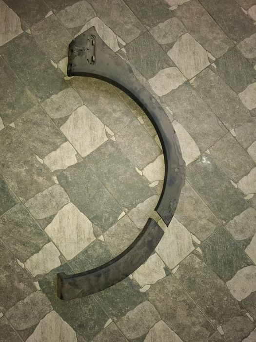 Bandou aripa stânga spate/overfender Dacia Lodgy Stepway