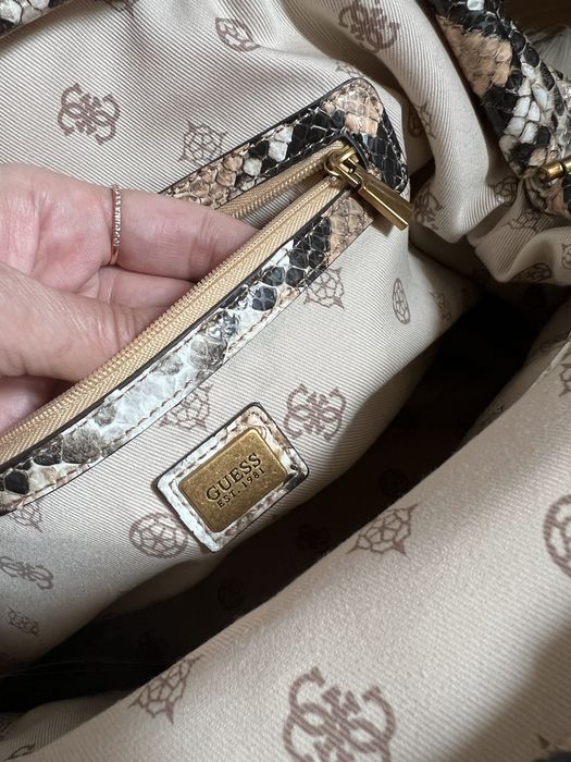 Нова чанта guess