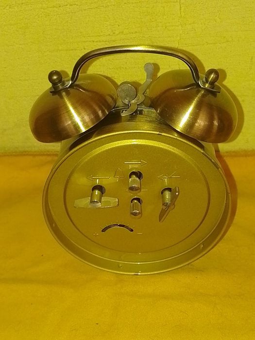 Стар Китайски часовник , будилник Perfect с 2 Камбани.
