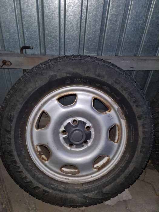 Продам. Резина с дисками от рав 4