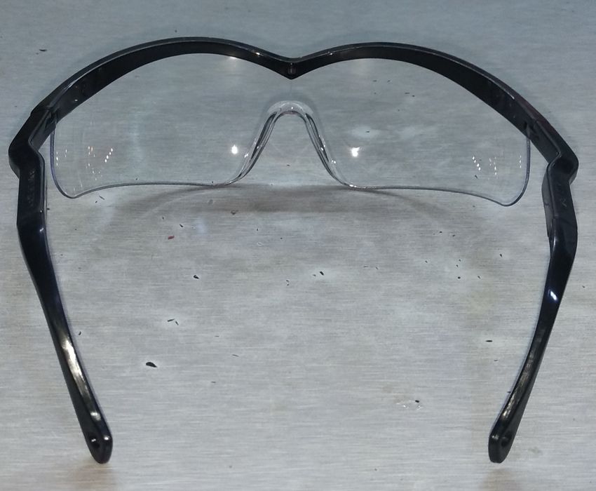 Продаю новые защитные очки