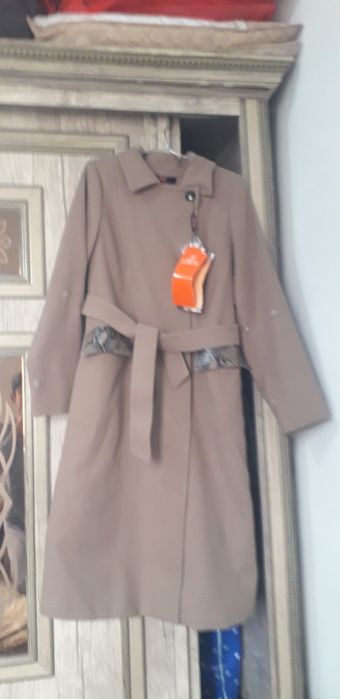 palto yangi kiyilmagan 38-44 razmer