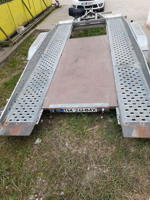 Vand slep rabatabil, cu masa de 2500 kg