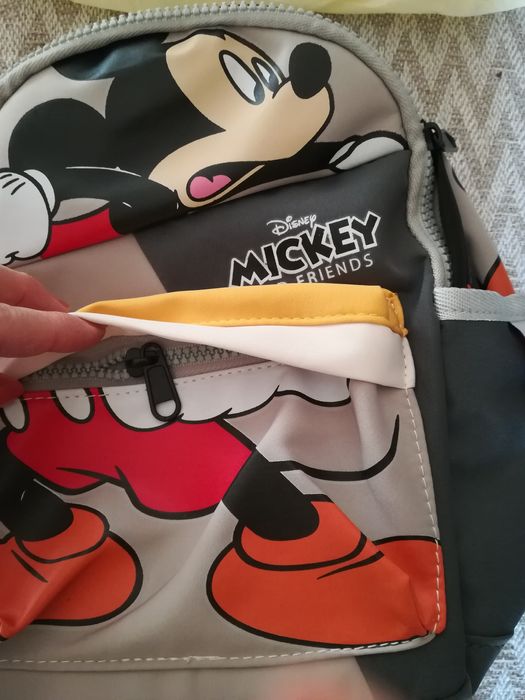 Нова раница с Мики Маус на Zara