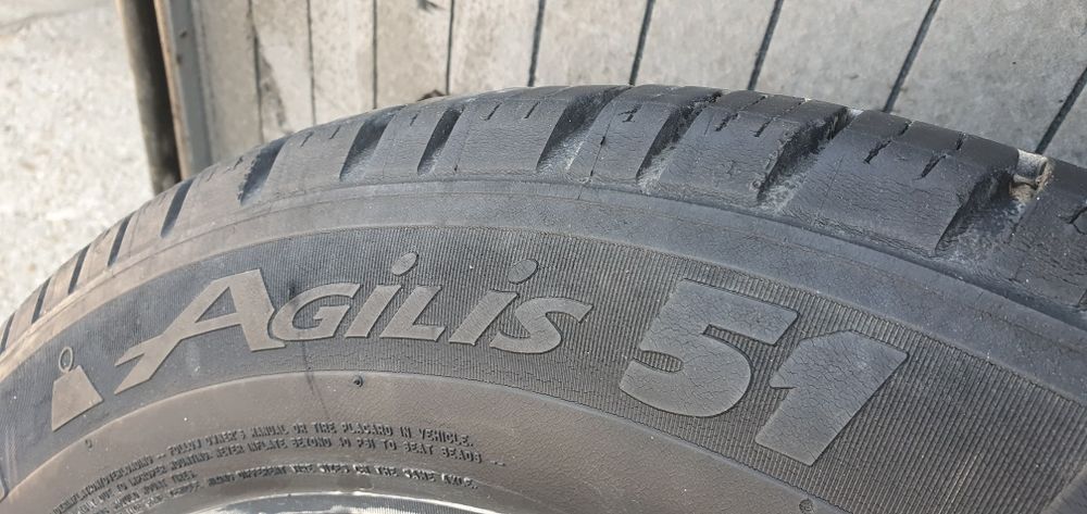 Бусови гуми с джанти 205/65/16С- 5x112- 4 броя