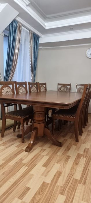 Удлиняющийся стол и стулья 12шт