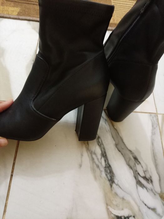 Botine mărimea 39