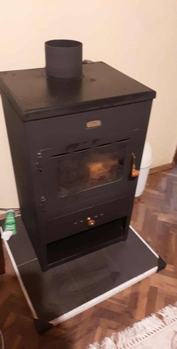 Камина на твърдо гориво Pretty