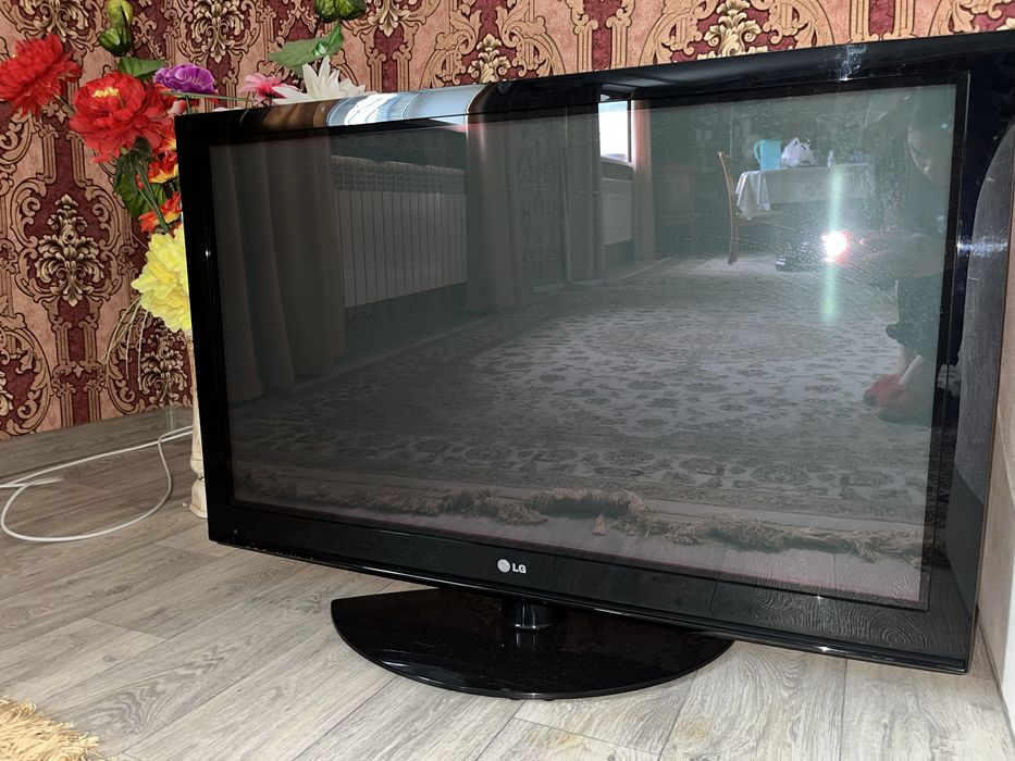 продам телевизор