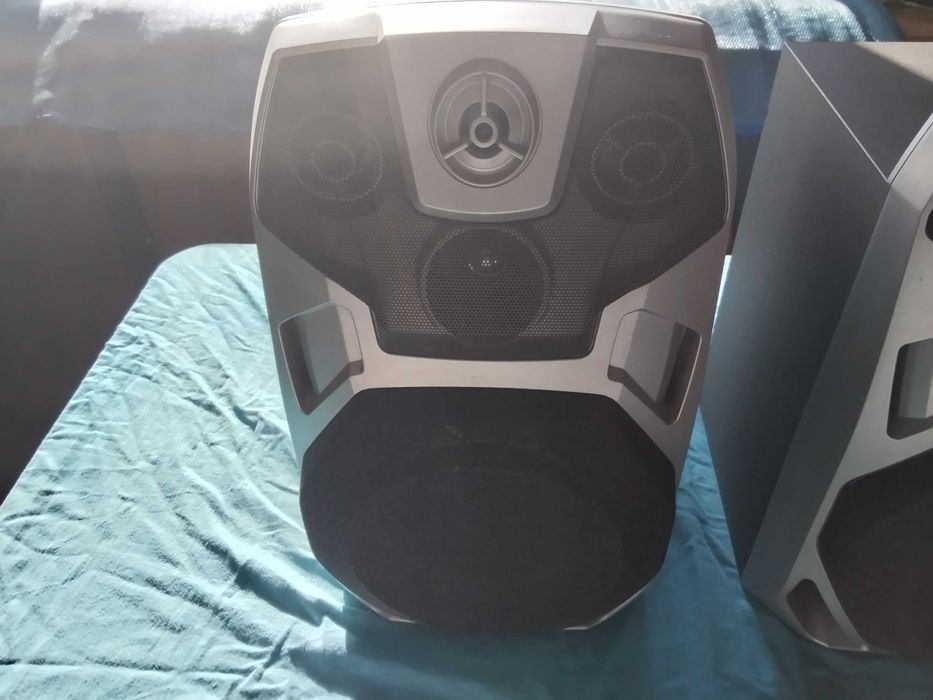 страхотни големи и мощни тонколони 200 W Universum-нов внос Германия