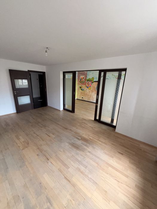 Apartamentv4 camere vanzare