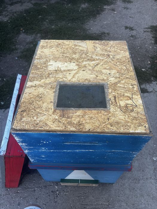 Vand un stup de albine(cutie goala)